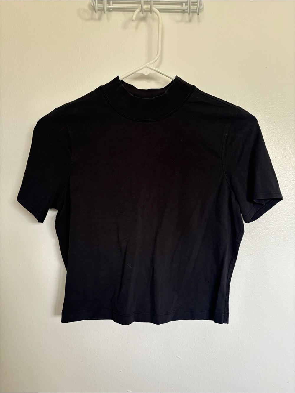 lululemon athletica Black Cropped Short Sleeve Top